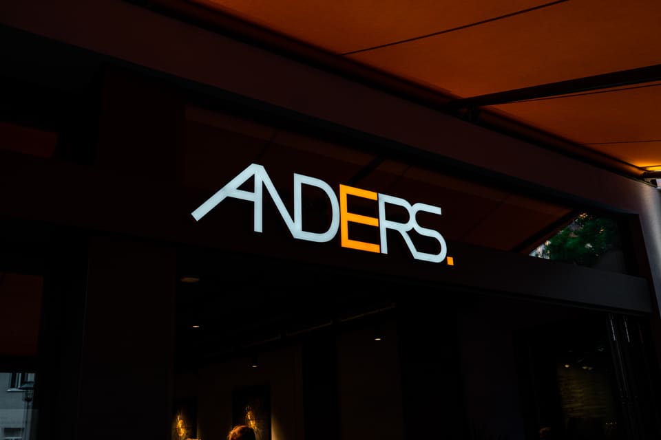 ANDERS bei Nacht